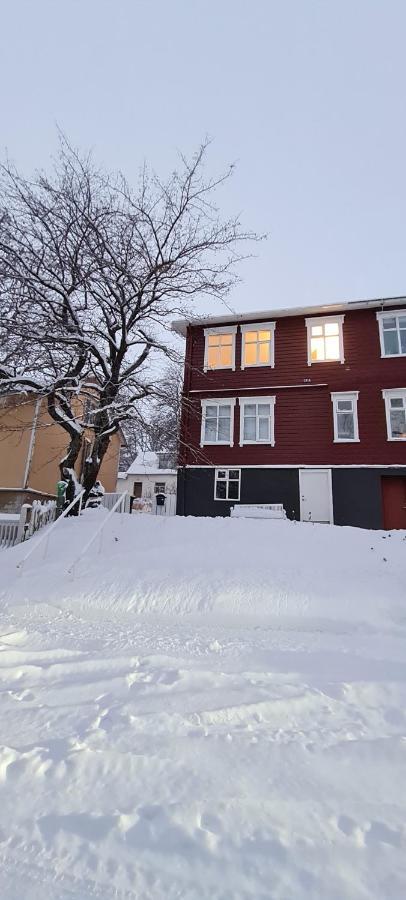 In The Heart Of Akureyri Apartment Exterior foto